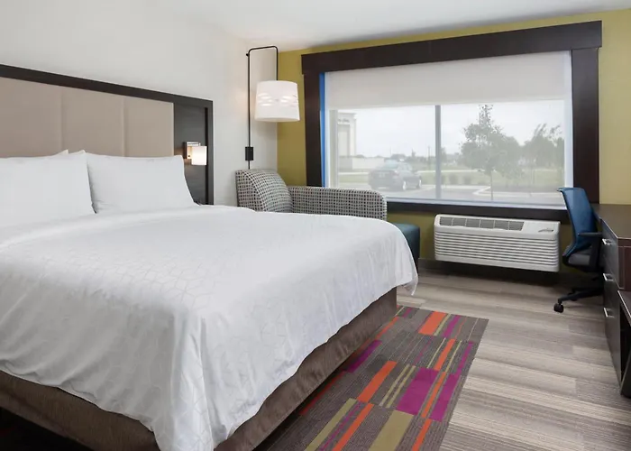 Express & - East - Bradley By Ihg