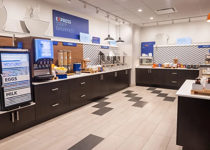 Отель Express & - East - Bradley By Ihg Bourbonnais