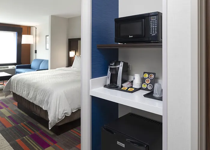 Express & - East - Bradley By Ihg 3*