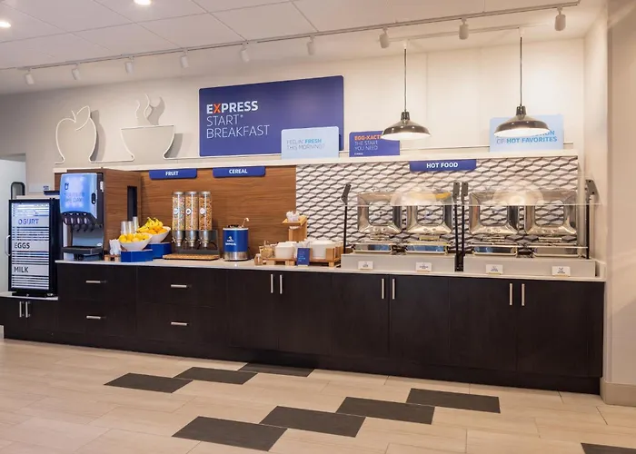 Hotel Express & - East - Bradley By Ihg