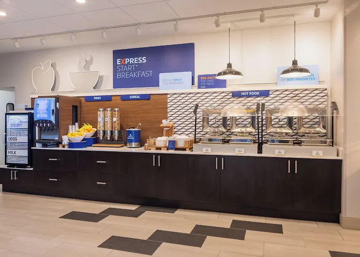 Отель Express & - East - Bradley By Ihg Bourbonnais